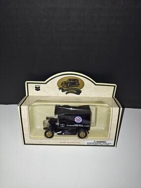 Vintage 1927 Die Cast Pearl Oil Van Model Collectible Vehicle Made In England